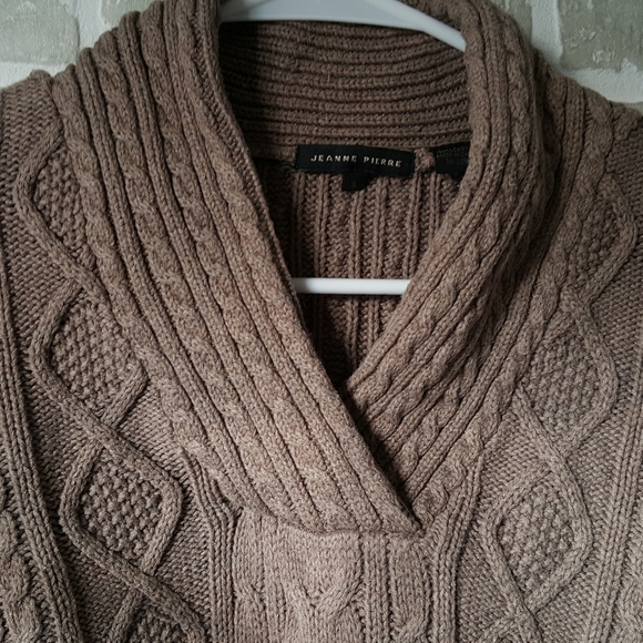 Cable knit sweater - Picture 1 of 5
